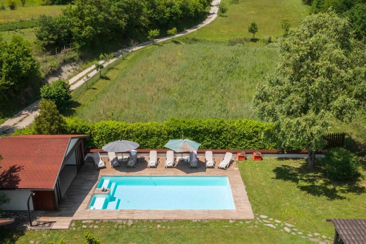 Villa Bella, Villa With Heated Pool Cerovlje Exterior photo